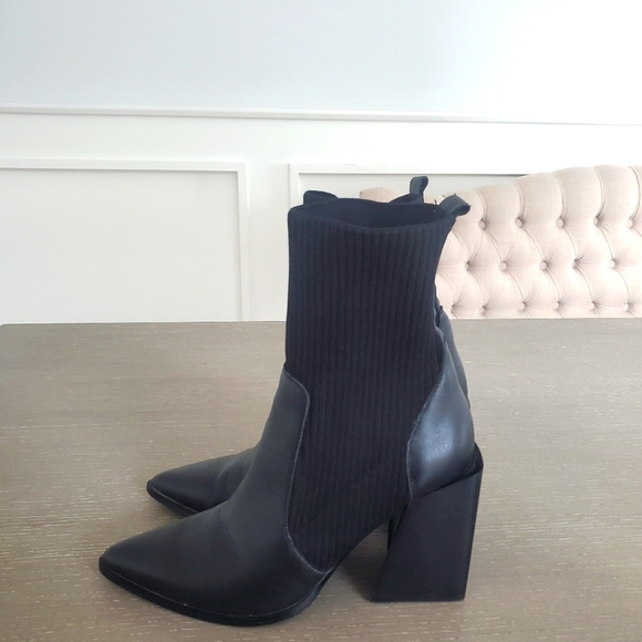 Steve Madden Shoes - Steve Madden Tackle Block Heel Knit Sock Booties In black Size 6.
